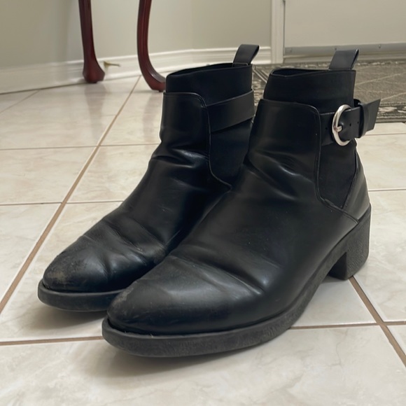 Chunky black Zara booties with pointed toe - Picture 2 of 14